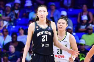 中国德比！飞翼加时负自由人 李月汝4中3拿7分 韩旭2中1得2分2板