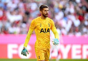落选季前赛名单！罗马诺：预计维卡里奥今夏离开热刺