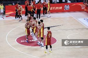 媒体人：男篮真的不用再练大秋和继伟了 让中生代多打&考察新生代