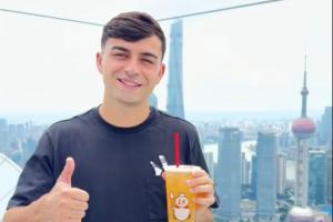与东方明珠同窗佩德里拿蜜雪冰城，在外滩秀上海话：侬好上海